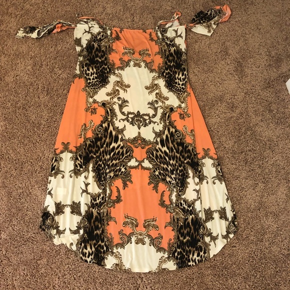 NWOT Venus high low cold shoulder w/flutter sleeve print dress size 1x (14-16). - Picture 3 of 5